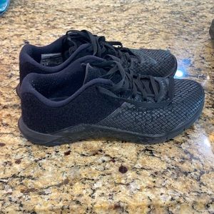 Women’s size 8 black nike metcon 4 XD patch shoes